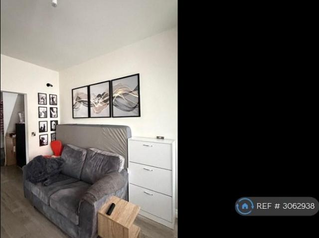 Montrose Street, Middlesbrough, TS1 2 bed semi detached house to rent £770 pcm £178 pw