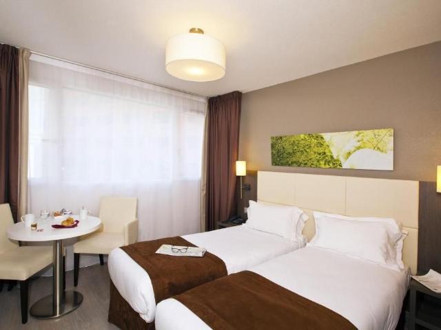 Montreuil Saint Mandé Tranquil Premium Studio near Bois de Vincennes and Parc Floral