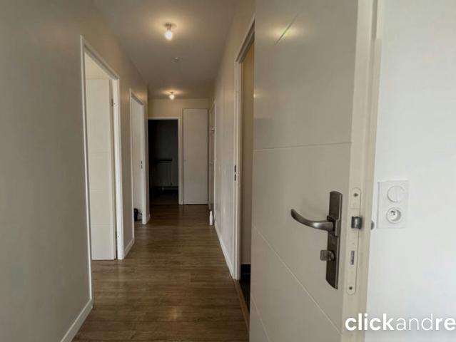 Noisy le Grand – Superbe T3 lumineux de 61 m² avec deux balcons et parking