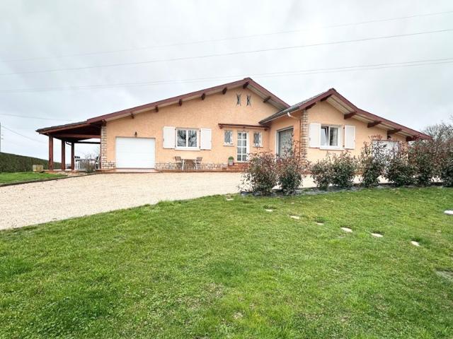 MONTREVEL EN BRESSE MAISON FAMILIALEPROCHE DU CENTRE