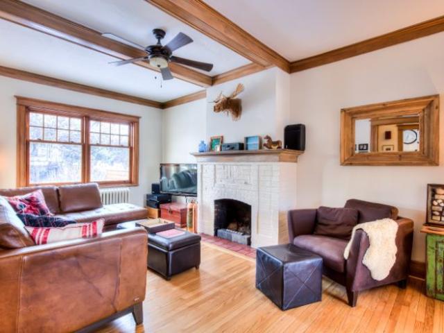 Montreal Furnished 4 Bed 2 Bath House for Rent in Upscale Mont Royal