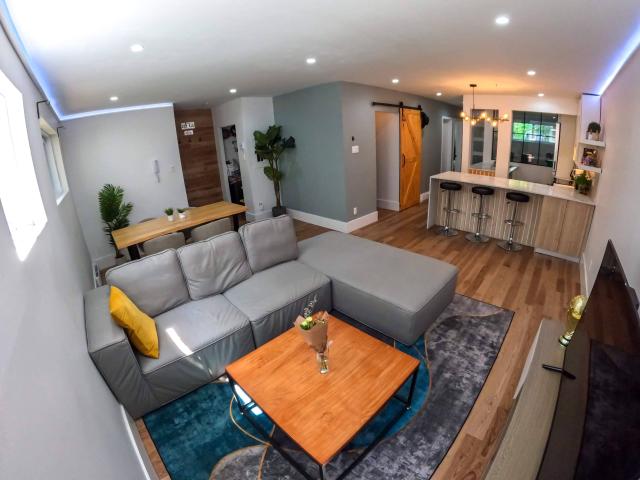 Montreal Furnished Condo for Rent Elegant 2 Bed, 1 Bath with Marble Countertops and Hardwood Flooring