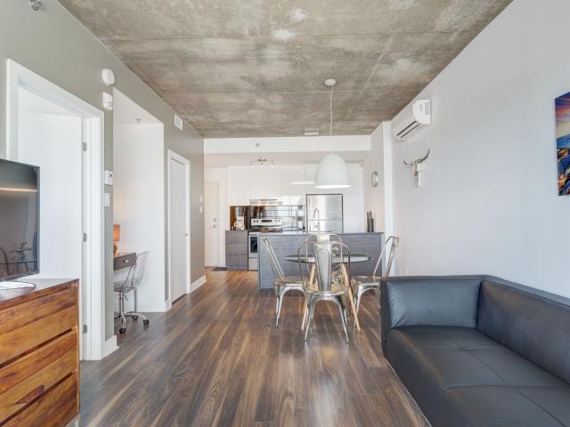 Montreal Furnished Condo Rental Exceptional 1 Bedroom Condo in Brossard w/ Balcony