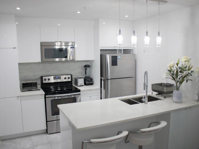 Montreal Furnished Condo Rental Luxurious 1 Bed 1 Bath Condo Next to Namur Metro