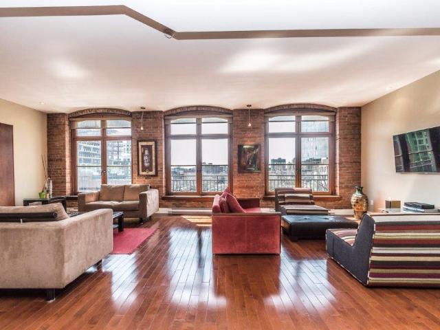 Montreal Furnished Apartment for Rent in Old Montreal Gorgeous 1 Bed, 1 Bath with Exposed Brick and Stunning Decor