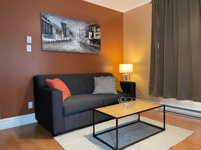 Montreal Furnished House Rental 2 Bed + 1 Bath Fully Furnished Entire Floor House Seconds to Metro Du College