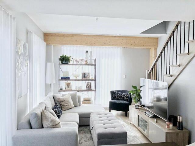 Montreal Furnished Townhouse Rental in Griffintown Beautiful 1 Bed 1.5 Bath with Modern Decor at Arbora