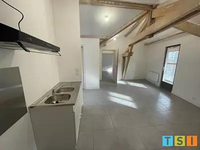 Montréjeau 31210 Location appartement 2 pièces t2 au dernier étage balcon