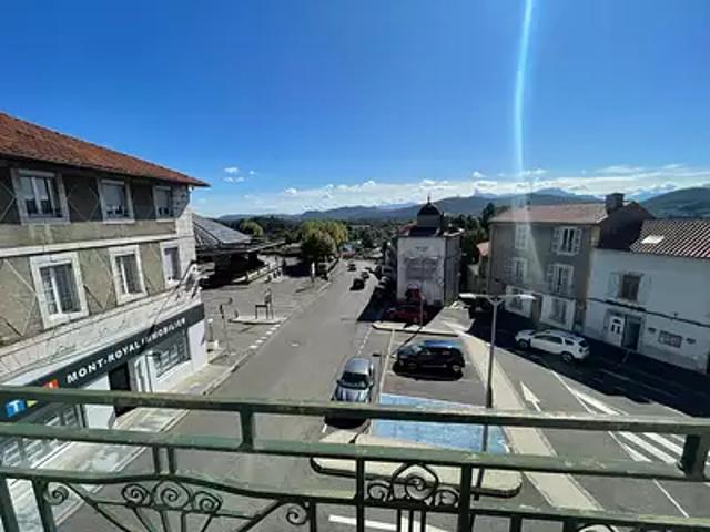 Montréjeau 31210 Location appartement 3 pièces t3 au dernier étage balcon
