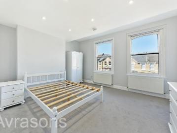 Montrell Road, Brixton Hill SW2, 3 bed flat to rent, £2,600 pcm | PrimeLocation
