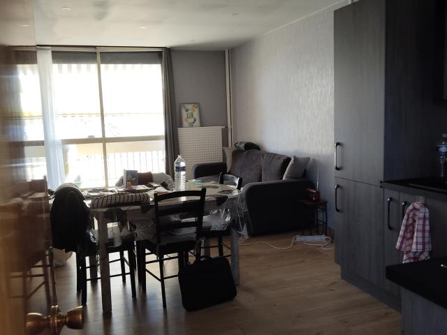 MONTRICHARD Appartement T2 terrasse