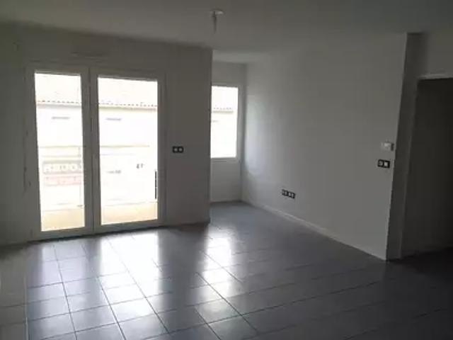 Montussan 33450 Location appartement 3 pièces t3 parking