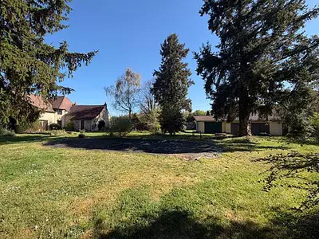 Montvicq 03170 Achat / Vente maison 6 pièces t6 au dernier étage piscine