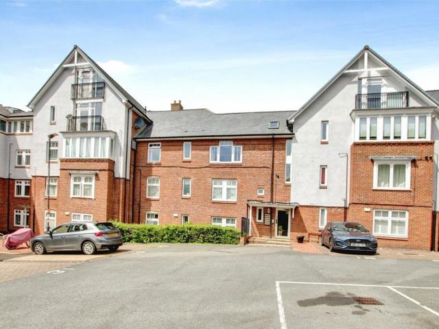 Monument Court, Durham, County. 2 bed flat to rent £1,600 pcm £369 pw