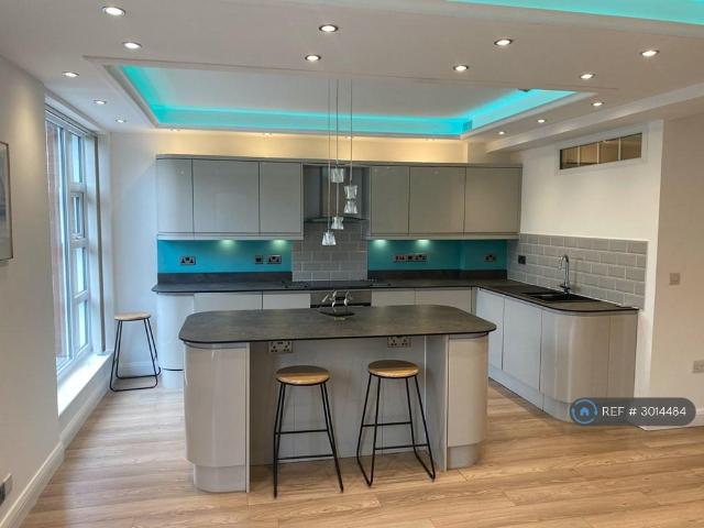 Monument House, Madeley Heath, Crewe. 2 bed flat to rent £1,200 pcm £277 pw