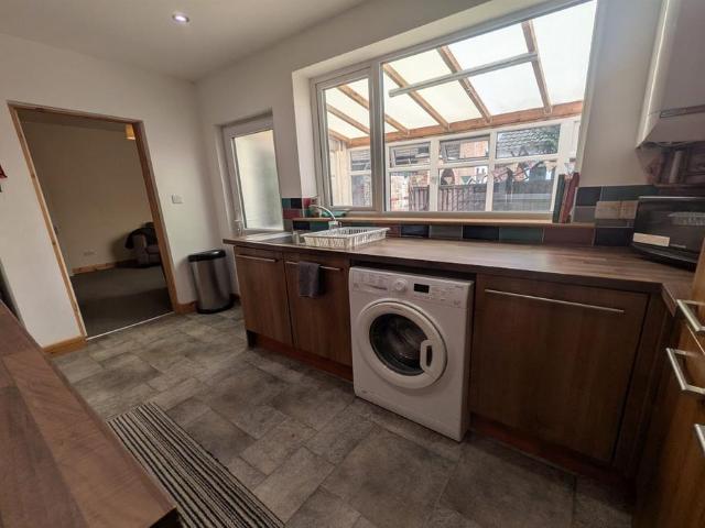 Mona Street, Beeston, NG9 2BY 4 bed terraced house to rent £1,560 pcm £360 pw