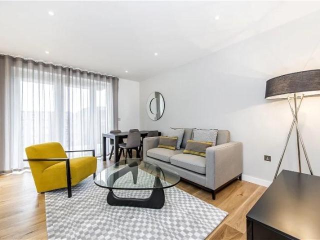 Monarch Square London SW11 2 bed apartment to rent £5,005 pcm £1,155 pw