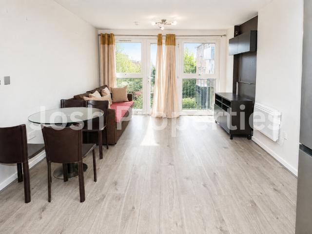 Monarch Way, Ilford IG2 2 bed flat to rent £1,800 pcm £415 pw