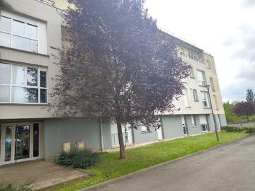 MONDELANGE F2 dans résidence avec parking