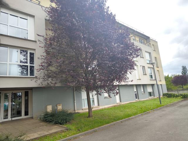 MONDELANGE F2 dans résidence avec parking