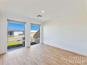 MONDERN FAMILY HOME