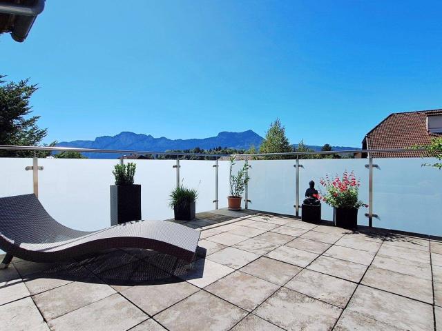 Mondsee Charmante Dachgeschosswohnung mit Sonnenterrasse Badeplatz optional!