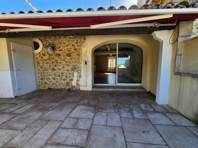MONDRAGON CENTRE APPARTEMENT 3 PIÈCES AVEC GARAGE 35 M2, TERRASSE 26 M2 ET 2 CHAMBRES