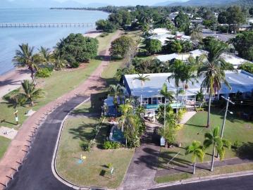 Money Maker Beachfront Leasehold, Walk to CBD And Lifestyle Business Opportunity 2688ML