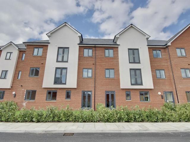 Moneyfield Avenue, Portsmouth PO3, 2 bed flat to rent, £1,400 pcm | PrimeLocation