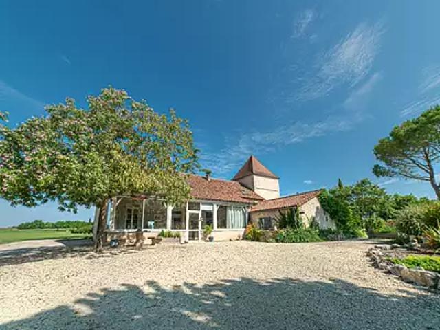 Monflanquin 47150 Achat / Vente maison 29 pièces t29 au dernier étage piscine