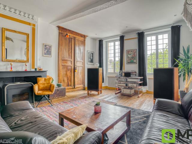 Monflanquin maison de village rénovée, 3 chambres avec local. 250m² Monflanquin