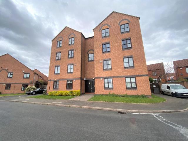 Monins Avenue, TIPTON, DY4 1 bed flat to rent £775 pcm £179 pw