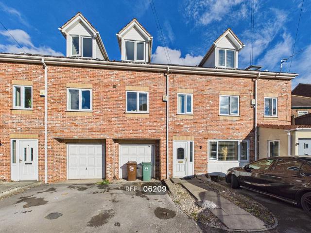 Monkhill Lane, Pontefract WF8, 3 bed town house to rent, £1,495 pcm | PrimeLocation