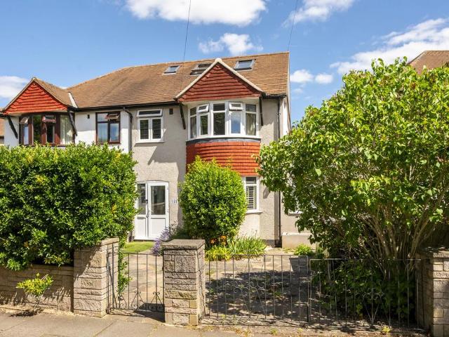 Monkleigh Road, Morden, SM4 4 bed semi detached house to rent £6,300 pcm £1,454 pw