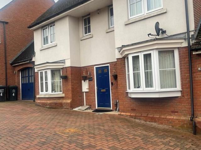 Monks Well, Ingress Park, Greenhithe, Kent DA9, 2 bed detached house to rent, £2,100 pcm | PrimeLocation