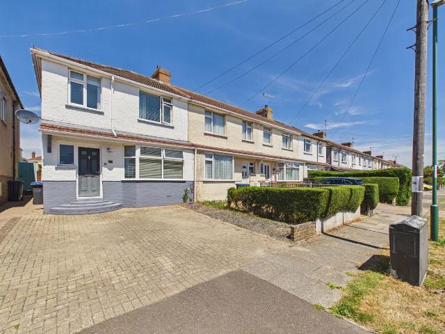 Monks Close, Lancing BN15, 3 bed end terrace house to rent, £2,100 pcm | PrimeLocation