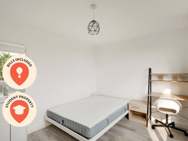 Monks Park Avenue, Bristol, Somerset. 1 bed in a house share to rent £600 pcm £138 pw