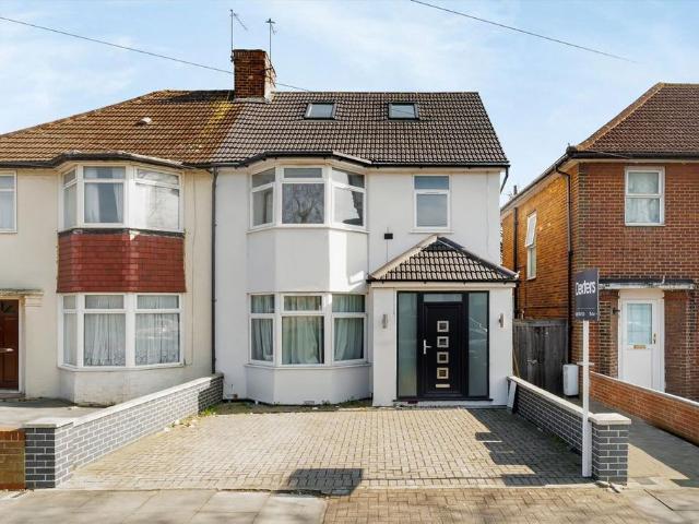 Monks Park, Wembley HA9 4 bed house to rent £4,000 pcm £923 pw