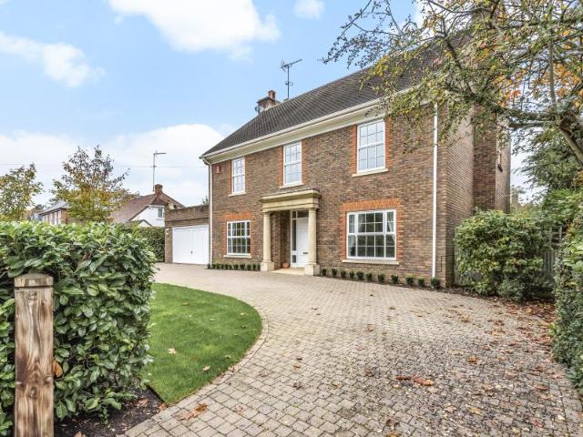 Monks Road Virginia Water Surrey GU25. 5 bed terraced house to rent £7,750 pcm £1,788 pw