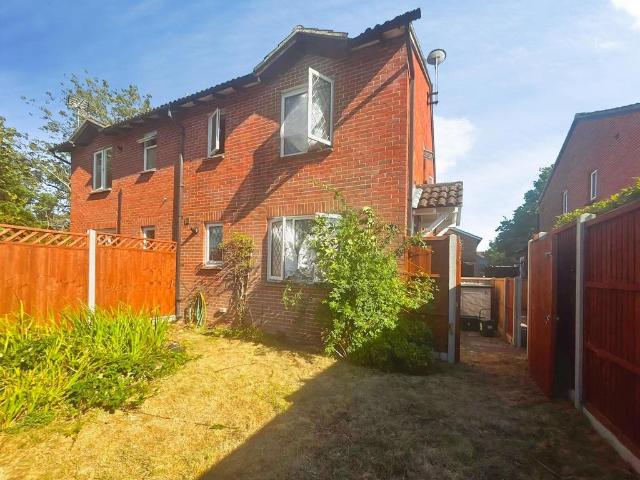 Monkswood Crescent, Tadley RG26 1 bed cluster house to rent £1,000 pcm £231 pw