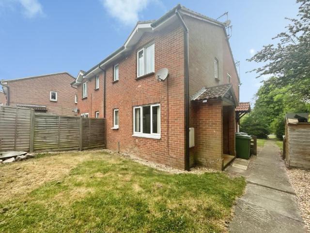 Monkswood Crescent, Tadley RG26, 1 bed semi detached house to rent, £1,200 pcm | PrimeLocation