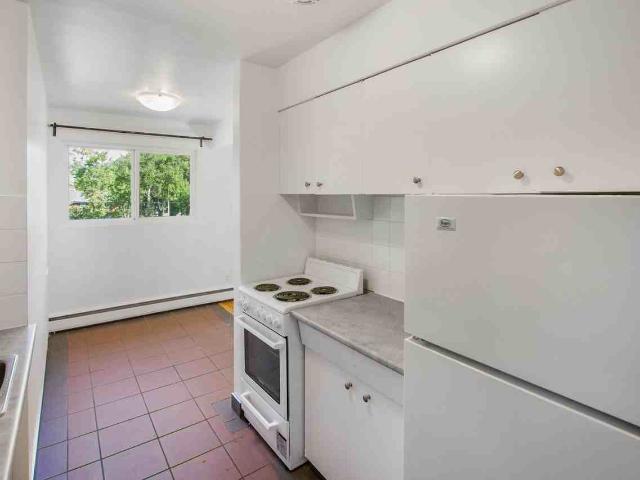 Monmouth 1 Bedroom Apartment for Rent at 10172 119 St Nw, Edmonton, AB T5K 1Y9 Oliver