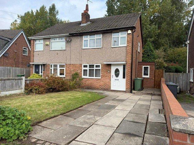 Monmouth Crescent, Lancashire 3 bed semi detached house to rent £995 pcm £230 pw
