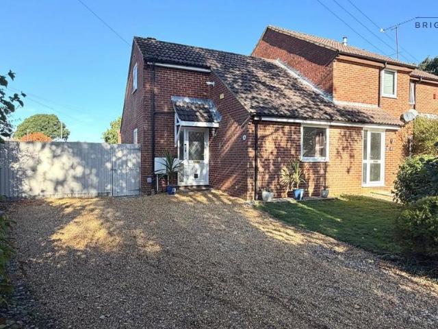 Monmouth Drive, Verwood, BH31 2 bed end of terrace house to rent £1,300 pcm £300 pw