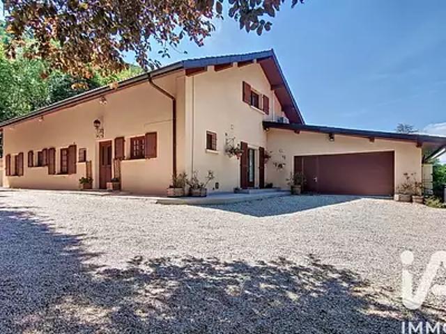 Monnetier Mornex 74560 Achat / Vente maison 9 pièces t9 piscine terrasse