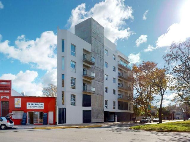 MONOAMBIENTE AMPLIO Y MODERNO