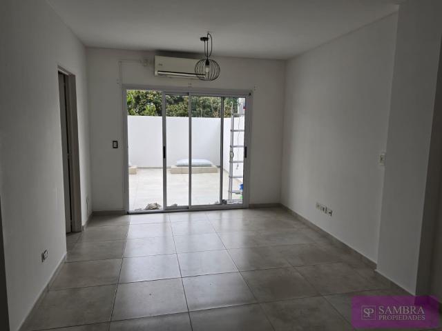 Monoambiente en alquiler con Patio. Arias y Zapiola, a pocas cuadras de la General Paz ? 55m?