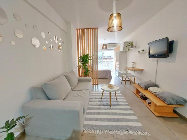 MONOAMBIENTE EN ALQUILER AMOBLADO, DEPTO CON BALCÓN, LAUNDRY, SUM, PILETA SUPER LUMINOSO COLEGIALES