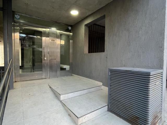 monoambiente en alquiler, dividido, impecable, luminoso, barrio Abasto