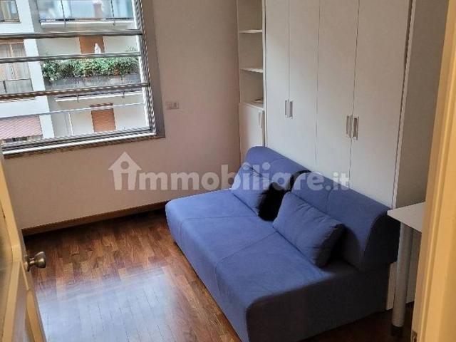 Monolocale ottimo stato, quarto piano, Porta Nuova, Milano